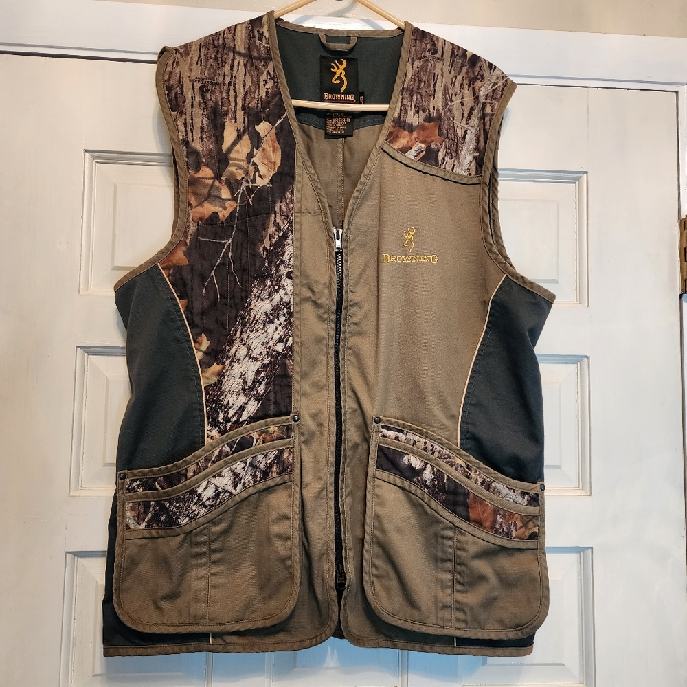 Browning VEST Camoflage Hunting Zip Front w/ 4 Pockets 23" Pit 2 Pit X 30" L